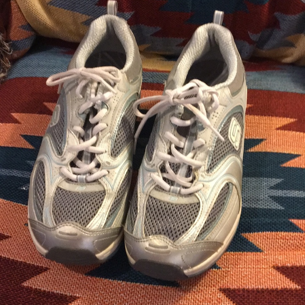 Shape up with Sketchers!!!